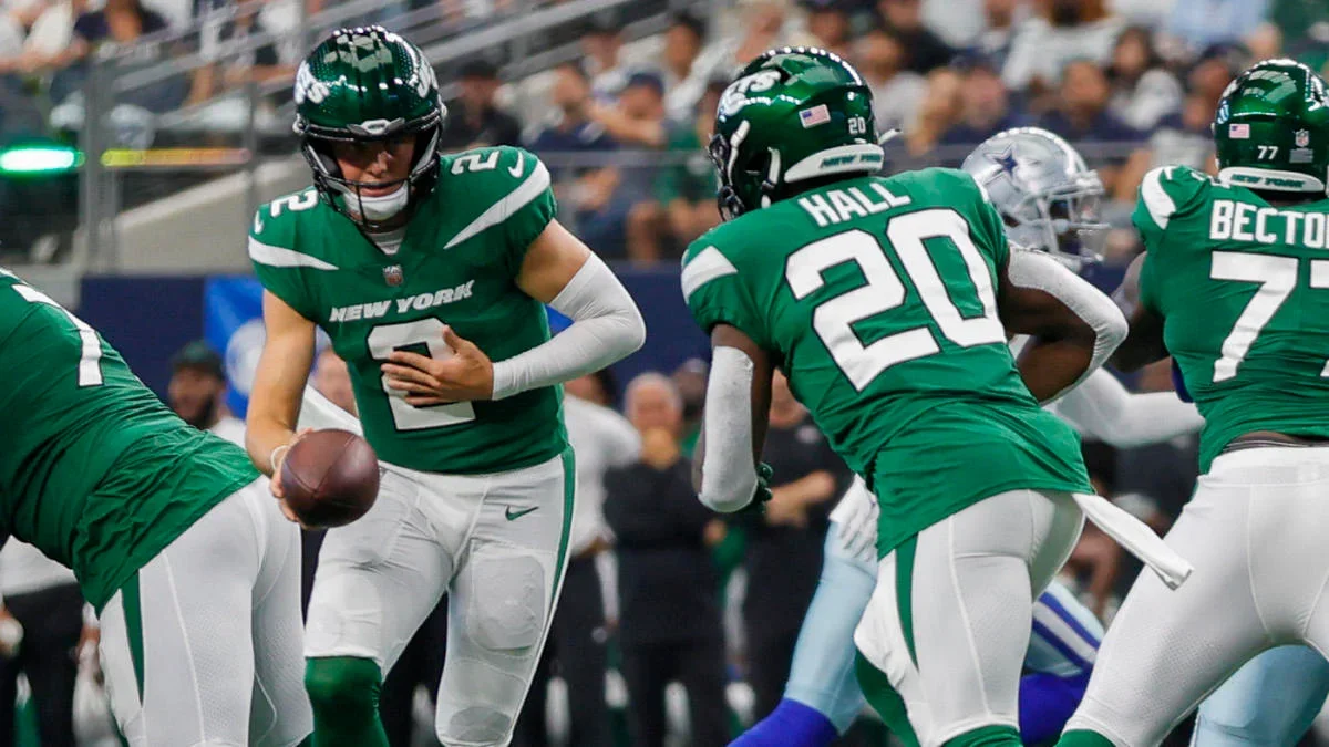 Jets' Breece Hall Limited to Four Touches in Loss to Cowboys
