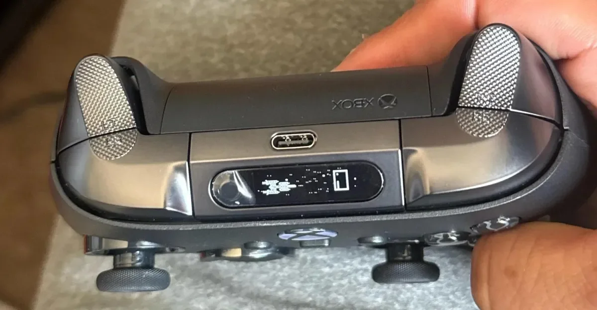 Xbox Elite Series 3 prototype hints at built-in screen and cloud-pair controls