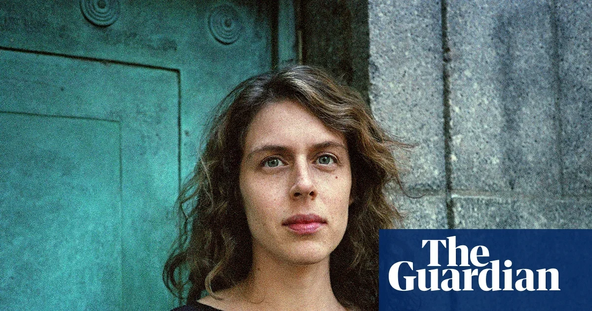 Rachel Aviv Reframes Motherhood Through Wide-Ranging Essays