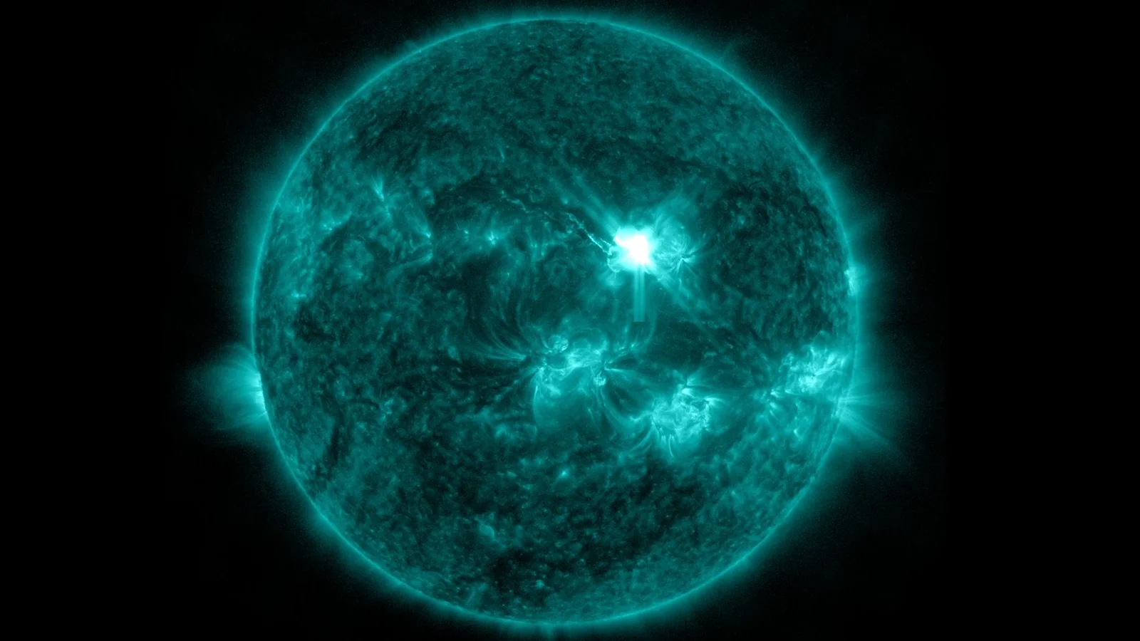 X-Class Solar Flare and CME May Spark July 4 Aurora Show