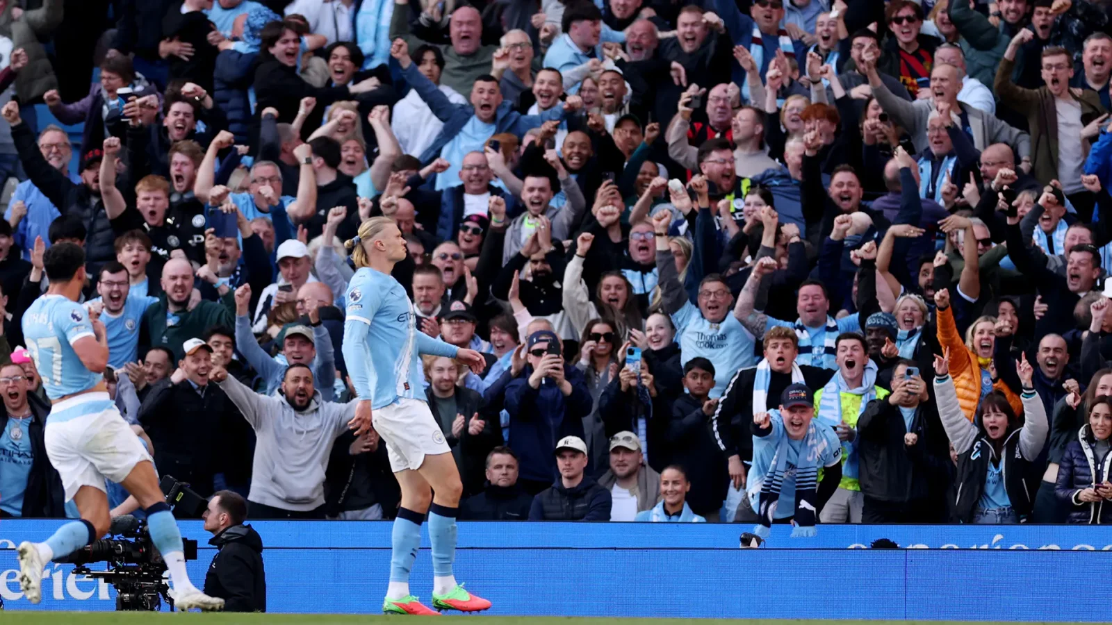 City Win Keeps Arsenal’s Title Hopes on a Knife Edge
