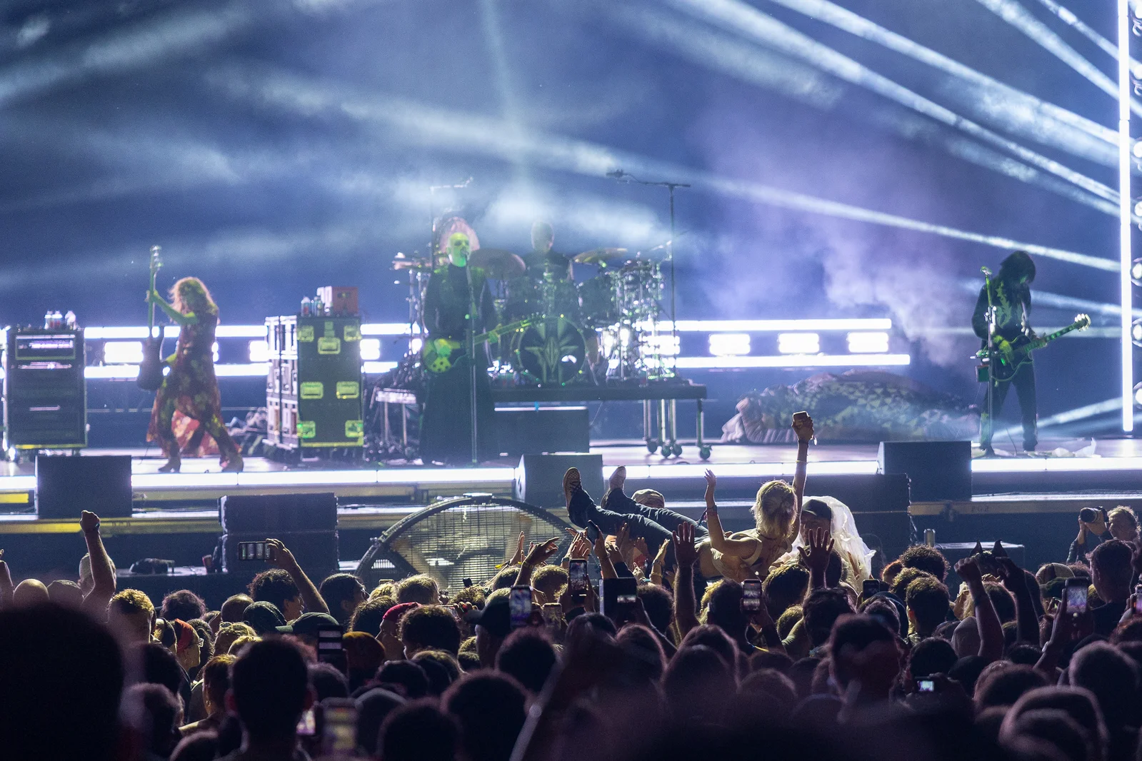 Day 2 of Lollapalooza Elevates Chicago Talent with Surprises and Rain