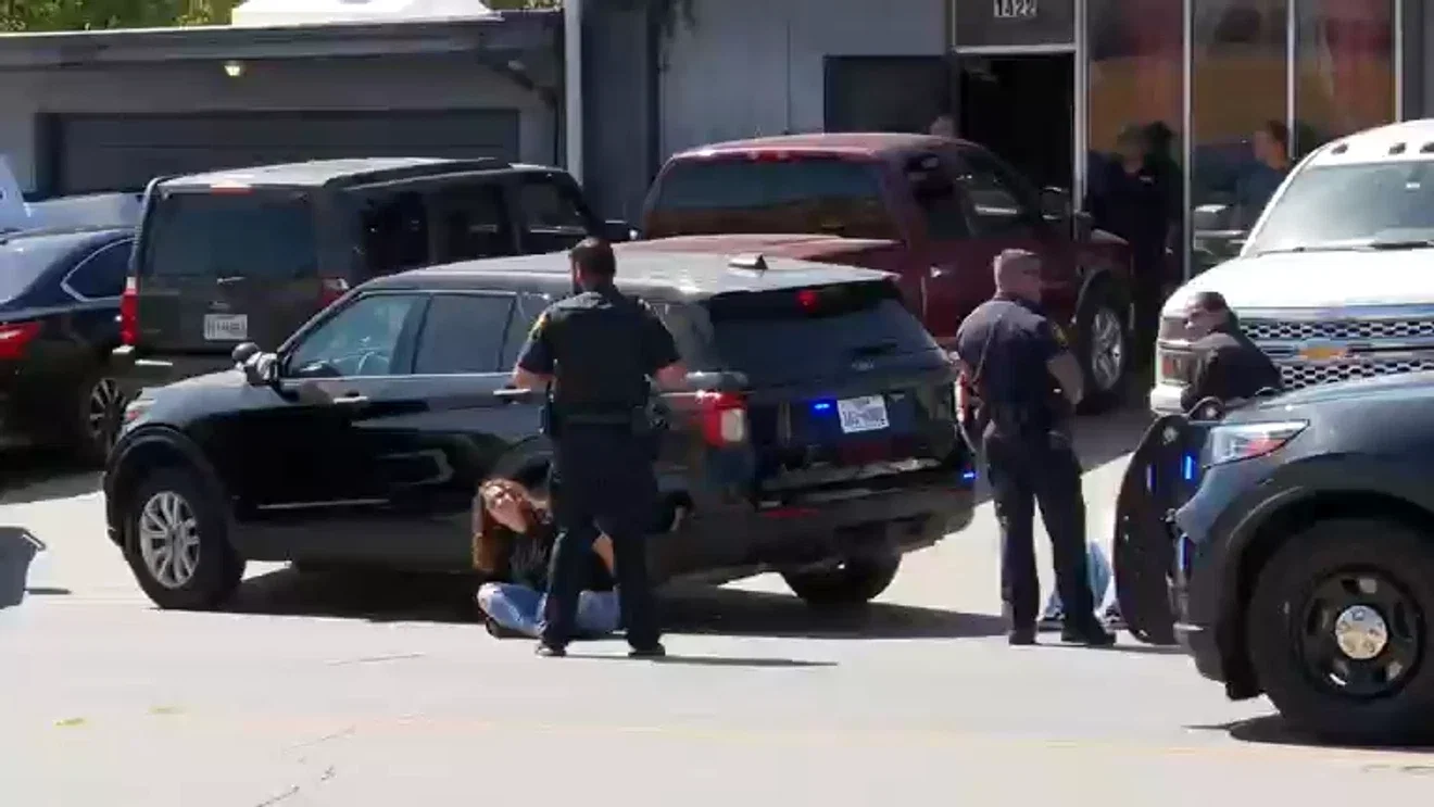 North Side smoke shop raided; several detained as police execute warrant