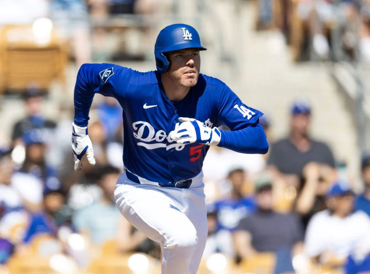 Dodgers call up Ward as Freeman heads to paternity list