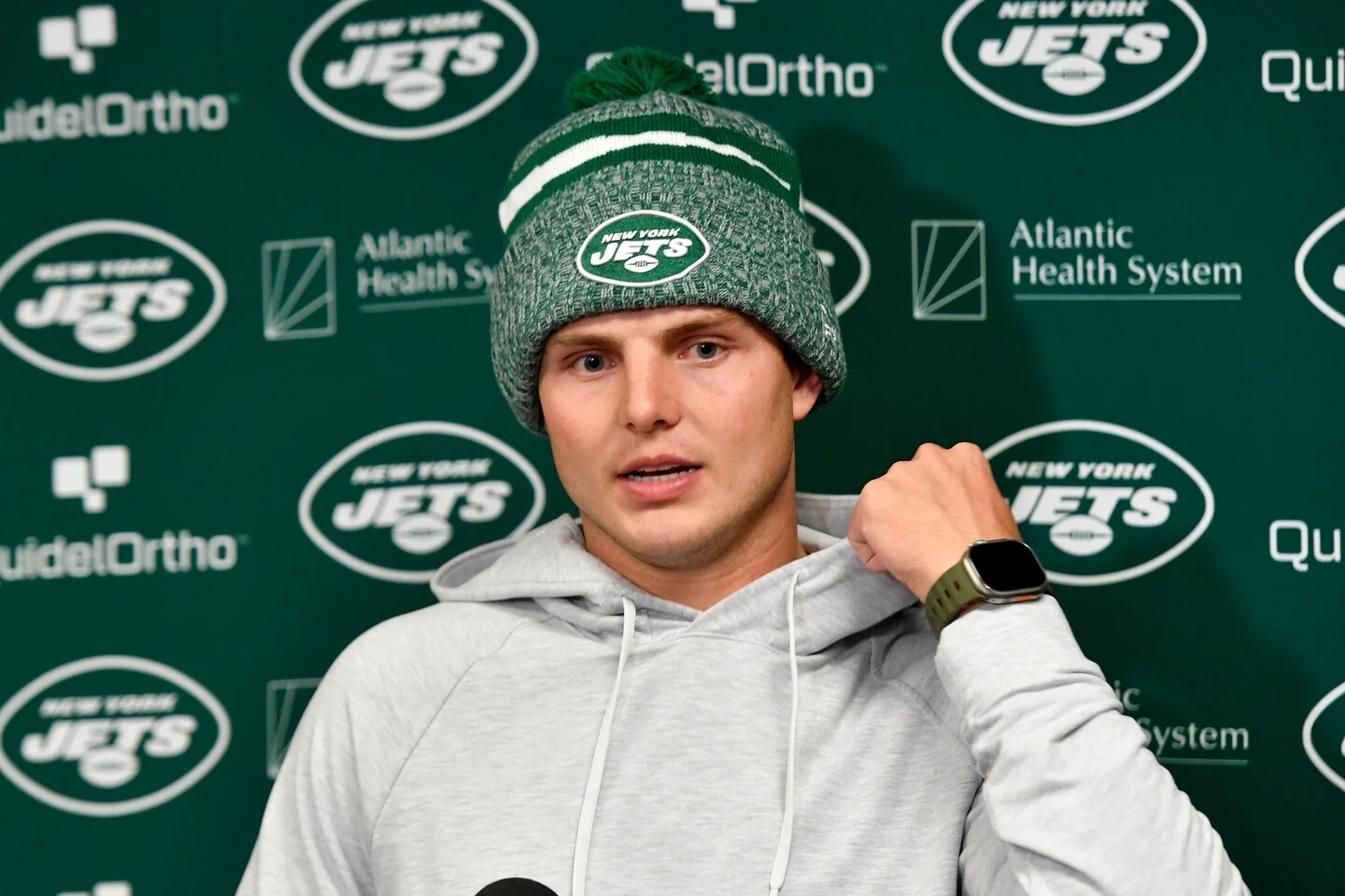 "Jets' Zach Wilson Reinstated as Starting QB Amidst Drama and Support"