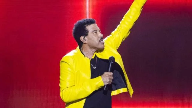 Lionel Richie Faces New Hospital Stay as Cardiac Testing Begins