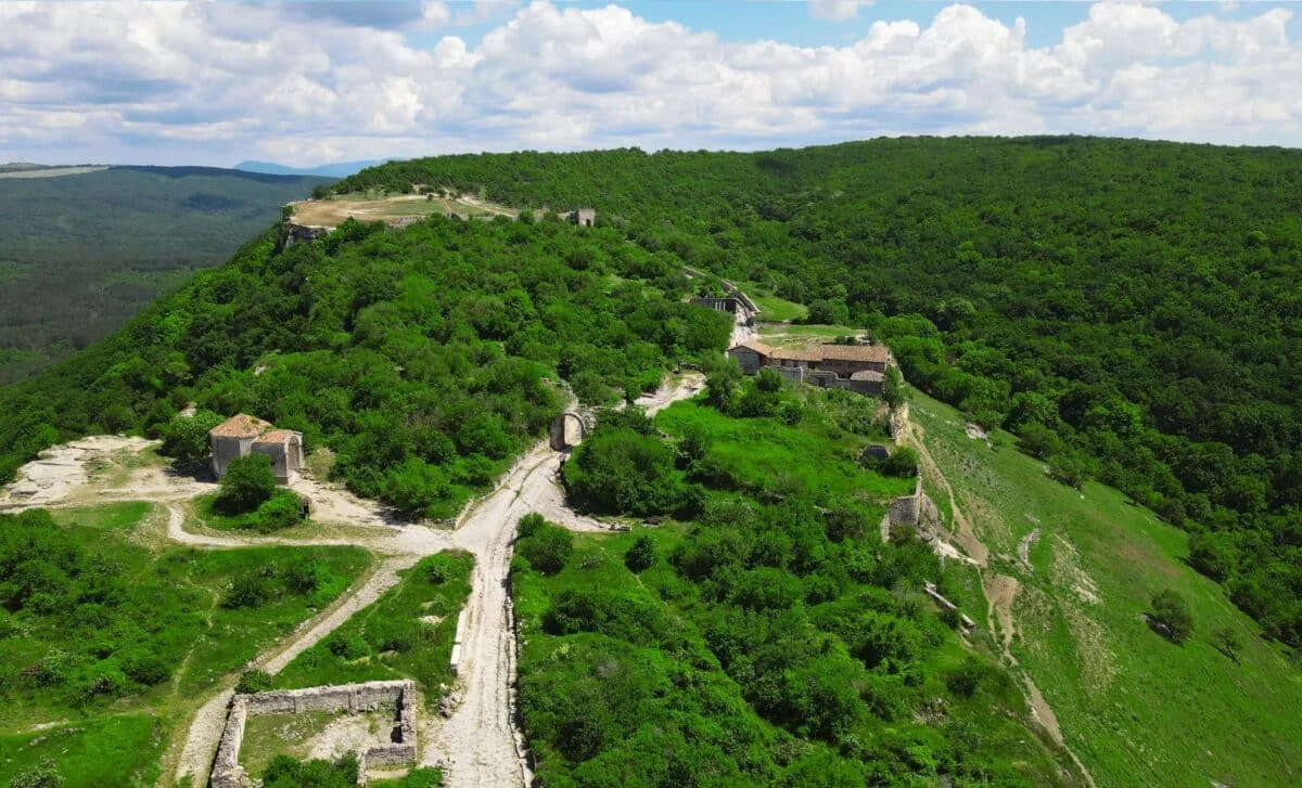 Dormant Giant Under Tuscany: Seismic Mapping Reveals Massive Underground Magma