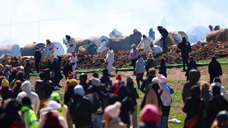 Wisconsin beagle facility protest escalates as police deploy rubber bullets and pepper spray