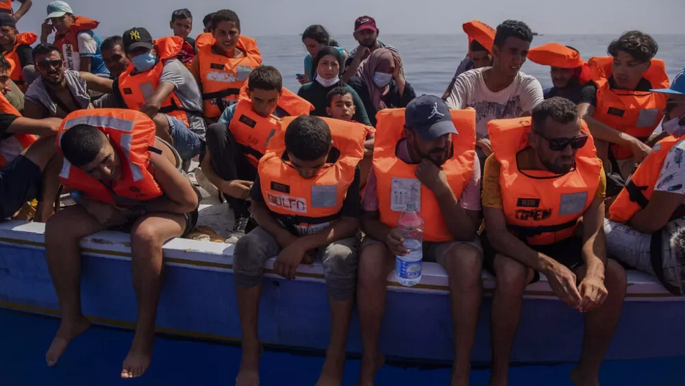 Massive Influx: Italian Island Overwhelmed as 7000 People Arrive in Under 24 Hours