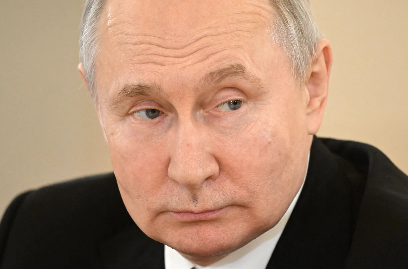 Russia Deploys Nuclear Weapons to Belarus and Warns US Against Criticism