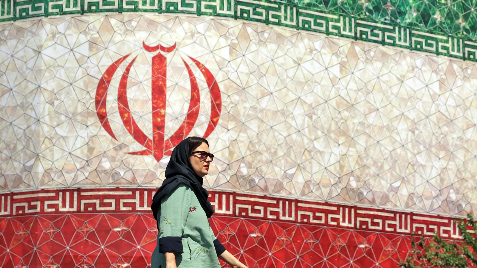 Trump Threatens Iran as Tanker Attacks Trigger U.S. Strikes in Escalating Middle East Tensions