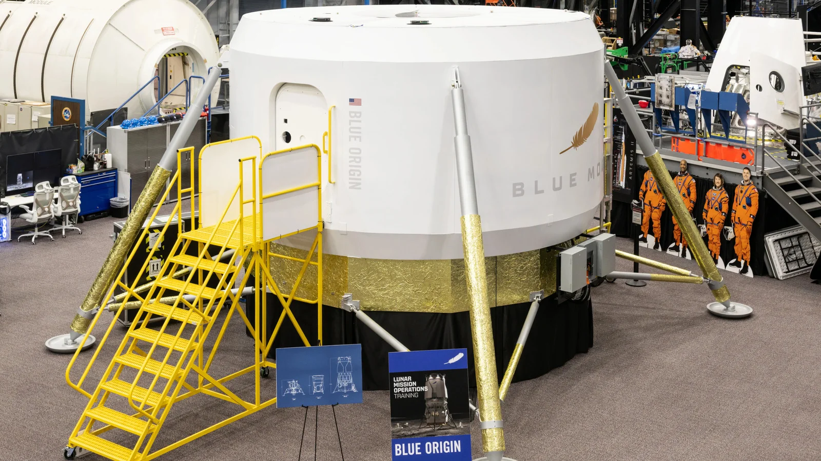 NASA Starts Hands-on Tests with Blue Origin Moon Lander Cabin Prototype