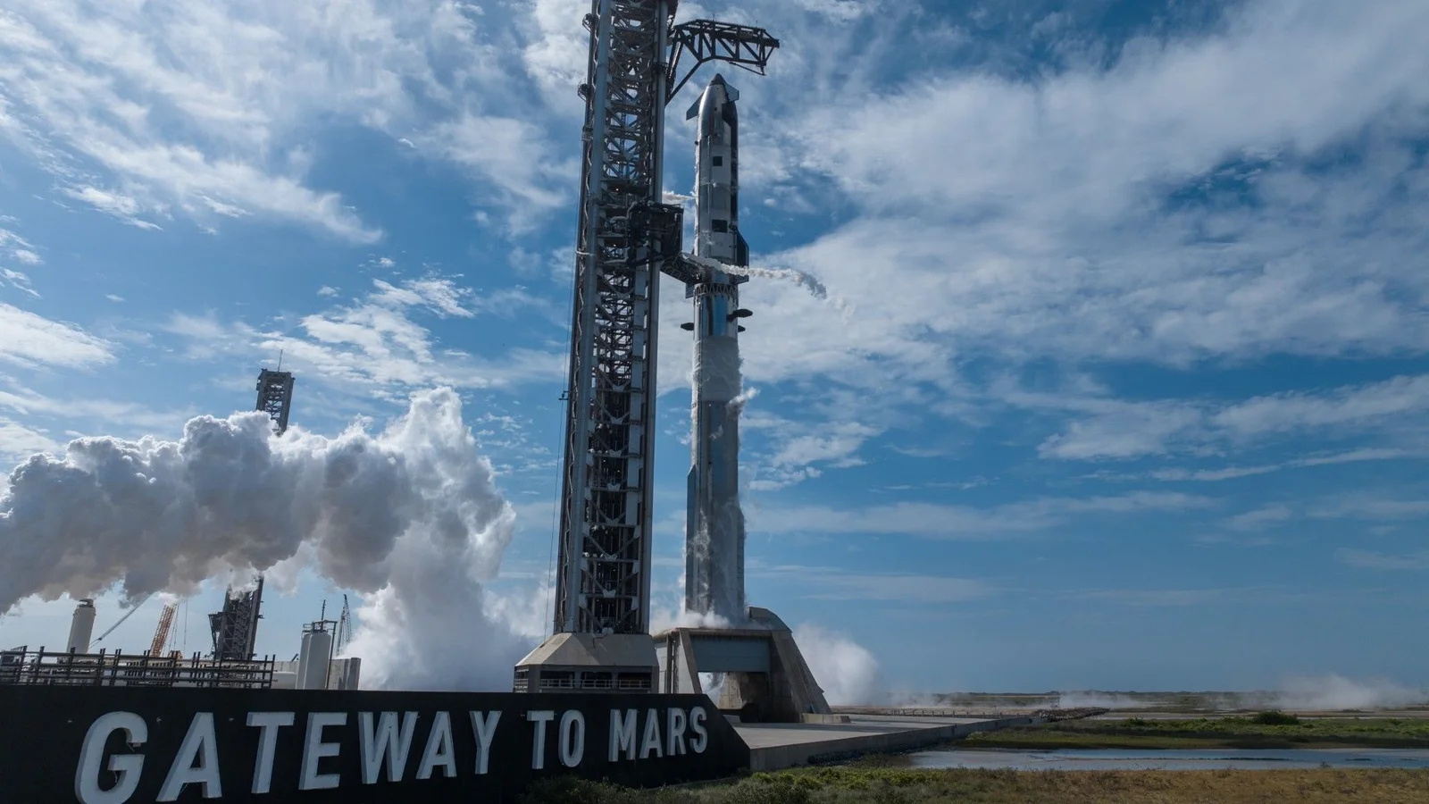 Starship V3 Debuts as Flight 12 Stacks Up for May 21 Test Flight