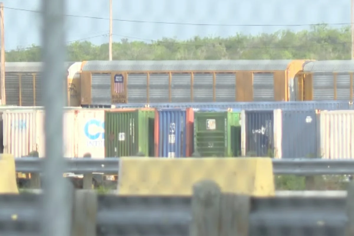 Six dead in Texas rail yard container amid heatstroke concerns