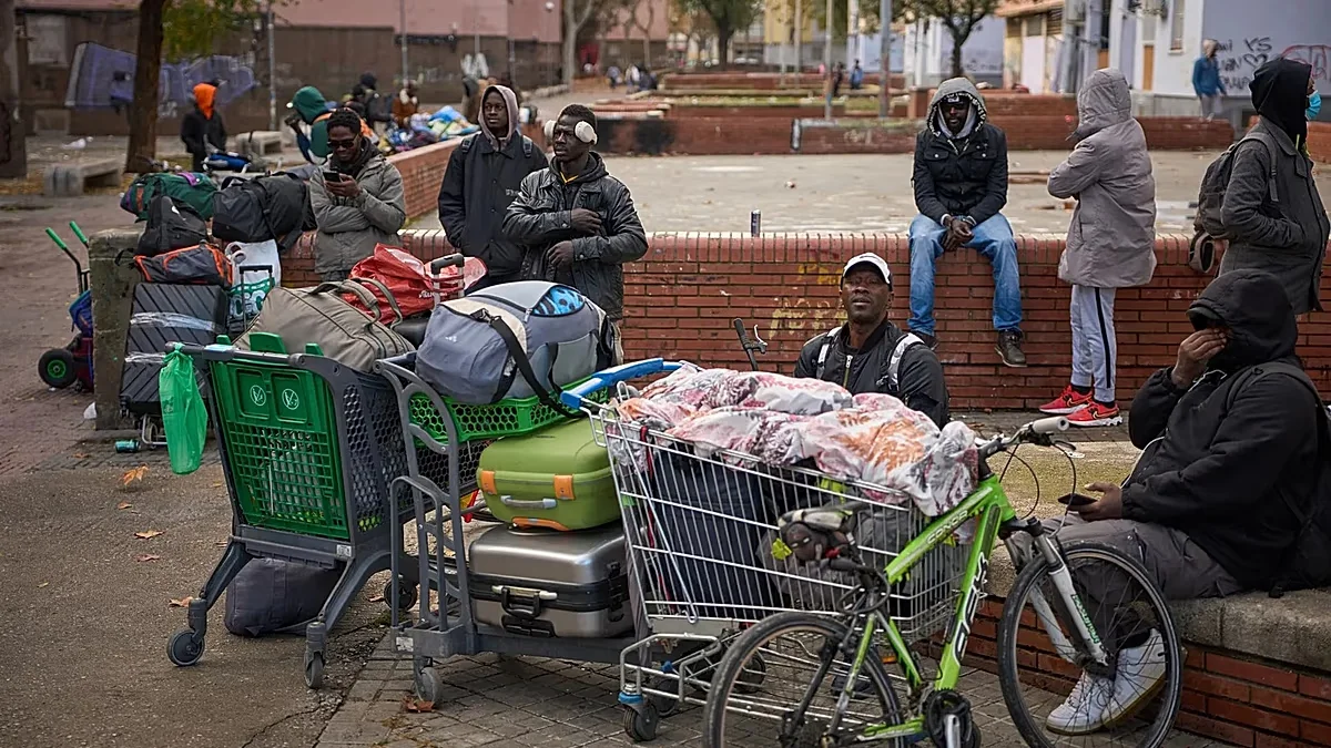 Spain opens fast-track path to legal status for up to 500,000 migrants