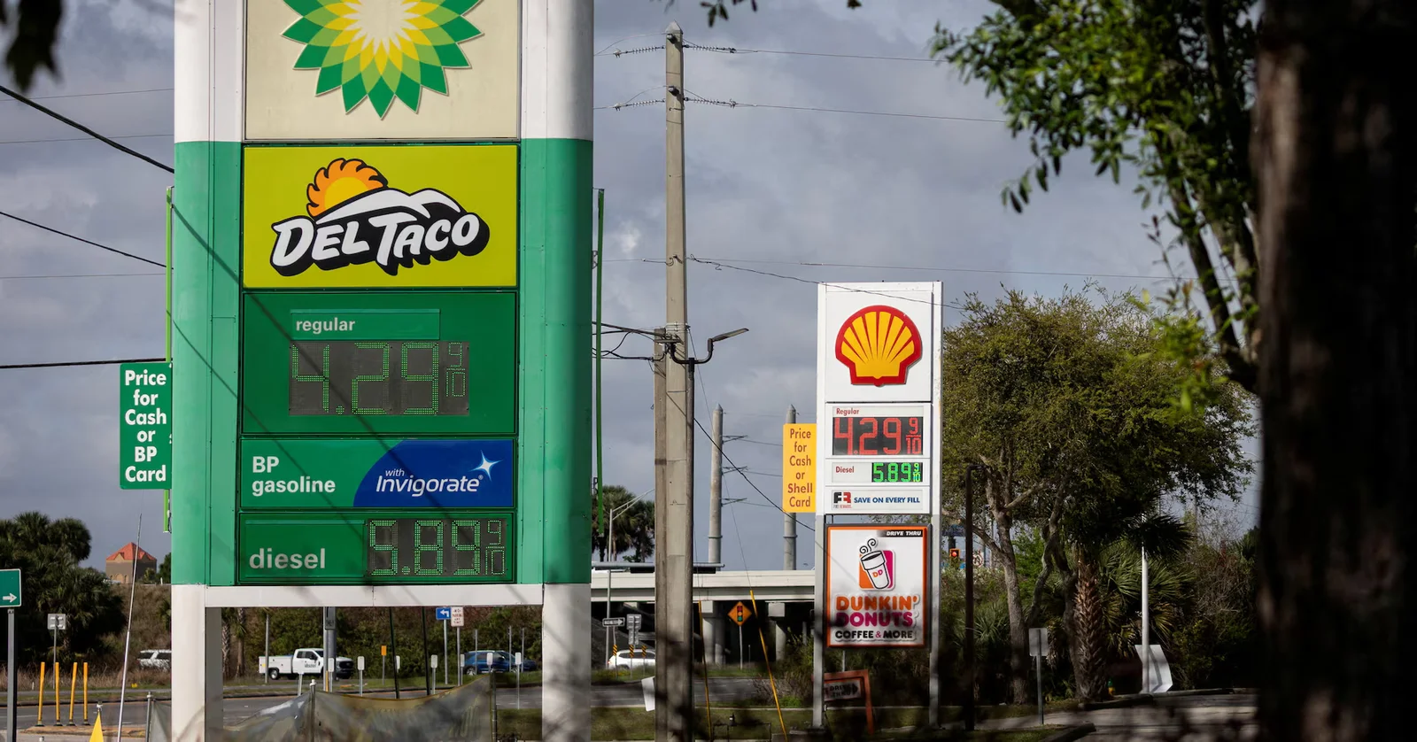 US gas prices could hover above $3 per gallon into next year, energy chief says