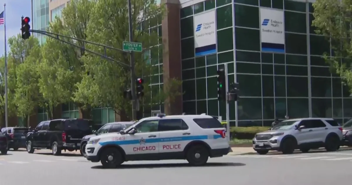 Two Chicago officers shot inside Swedish Hospital; suspect detained after hospital incident