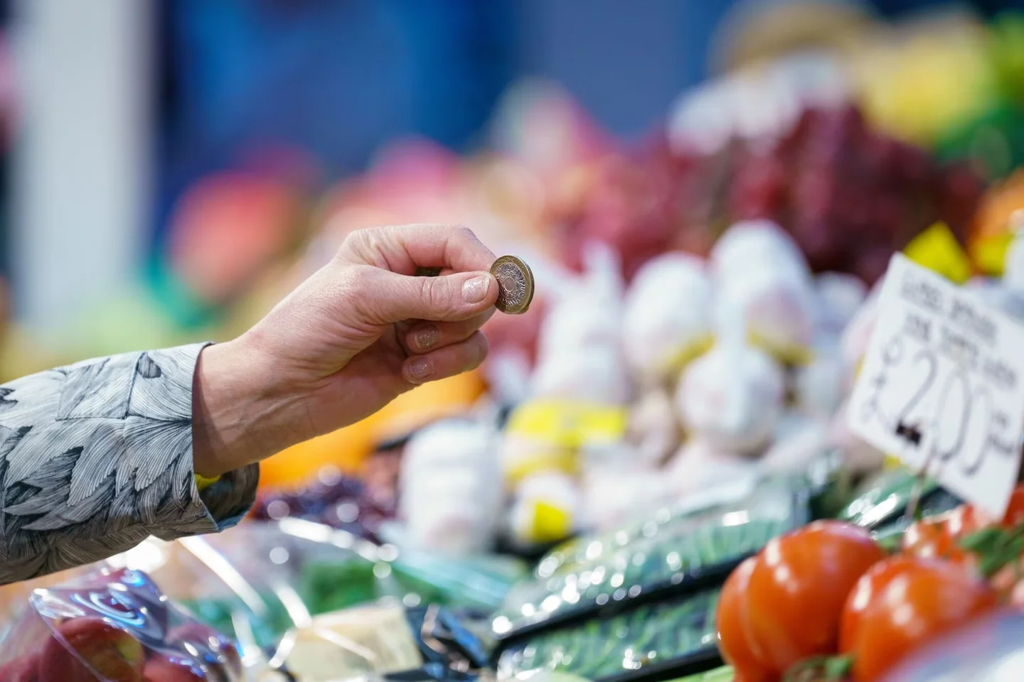 "Challenges Mount for Global Economy Amid Inflation, Pandemic and War"
