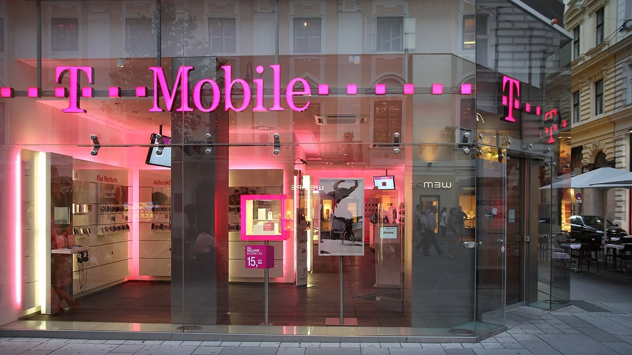 T-Mobile's new promos: switchers can snag a free iPhone 17e and Galaxy S26 with a line