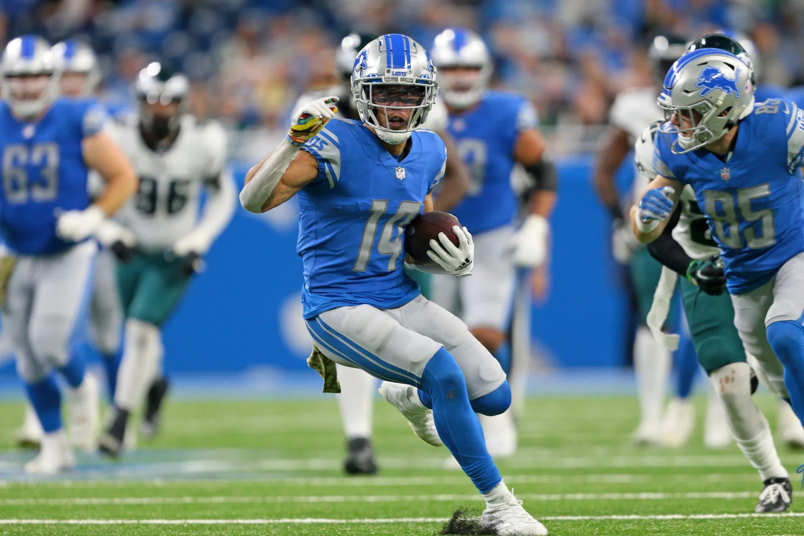 "2023 Fantasy Football: Top Wide Receivers, RBs, and QBs to Target for League-Winning Success"