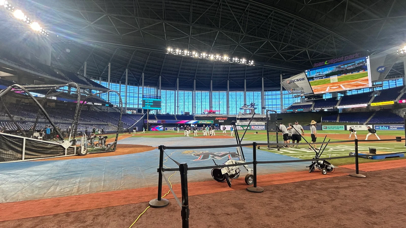 Marlins Roll to 8-2 Victory Over Pirates, Extending Pittsburgh’s Series Drought