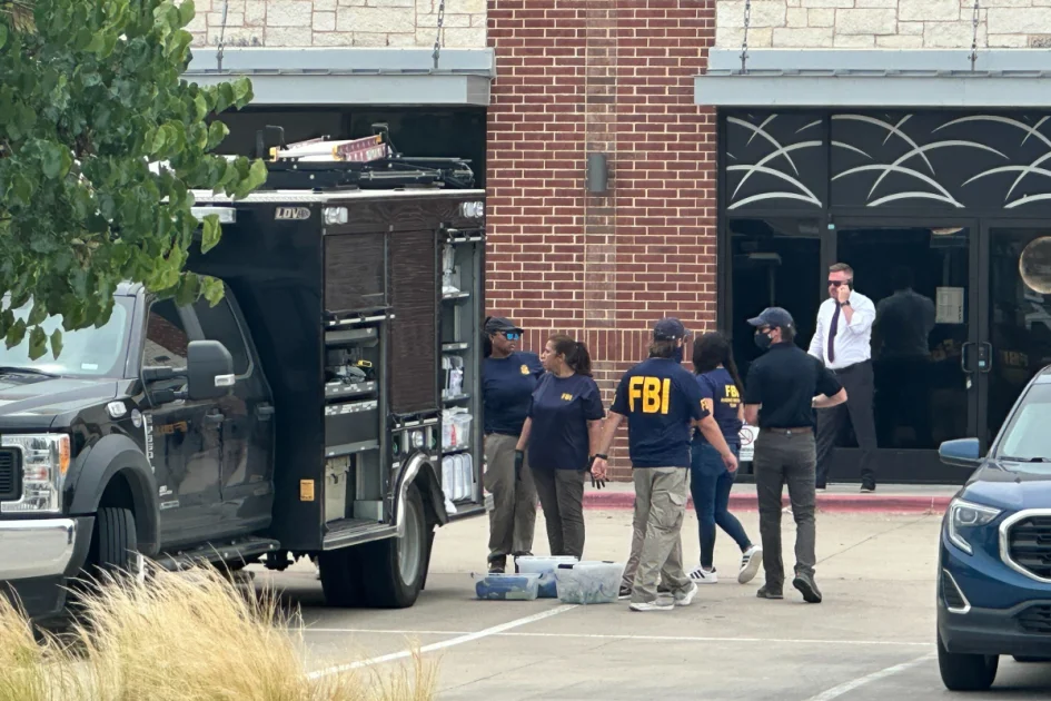 Carrollton mall shooting: two dead, three wounded; suspect in custody