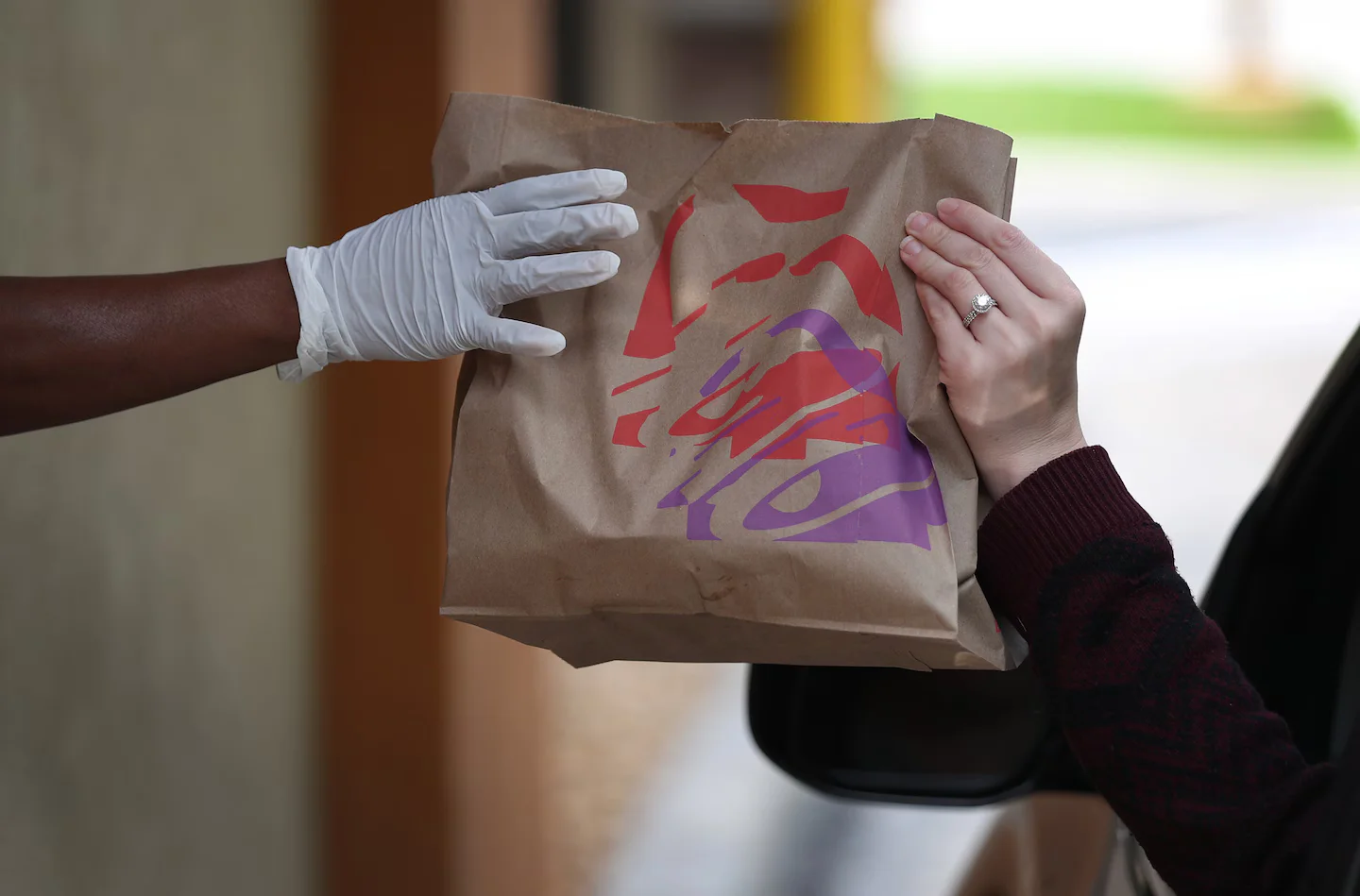 Investigators eye Taco Bell in multistate cyclosporiasis outbreak linked to lettuce