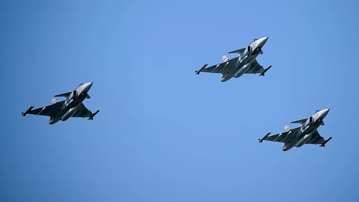 Gripen crash near Szolnok: pilot ejects safely as investigation begins