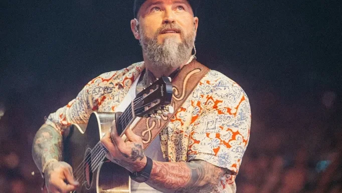 Zac Brown Band surprises Fenway with $40M free cruise gift for 35,000 attendees