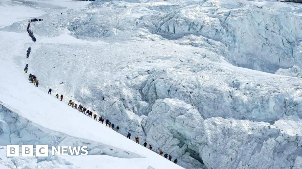 Everest Summit Record: 274 Climbers Reach the Peak in a Day via Nepal