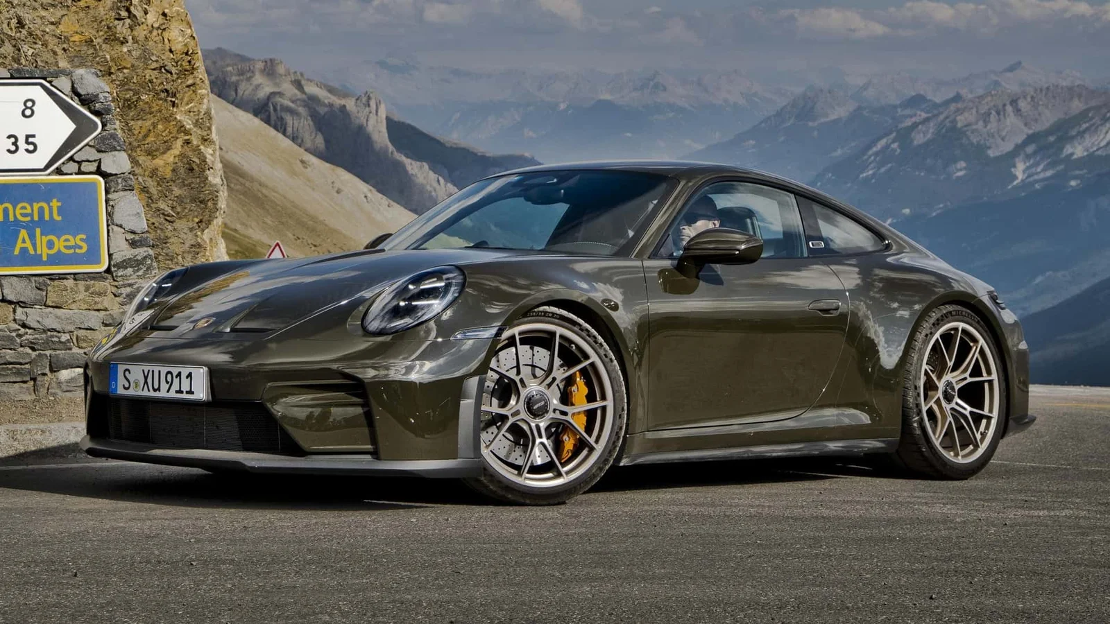 Porsche Unveils Alpine-Themed 911 GT3 Bergsport—Europe-Only 100-Unit Edition