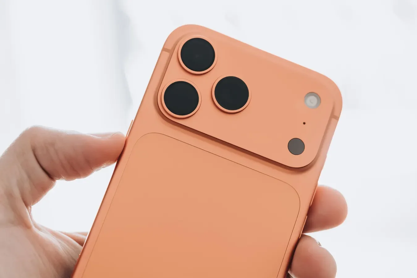 Apple patches iOS flaw reportedly exploited to read deleted iPhone messages