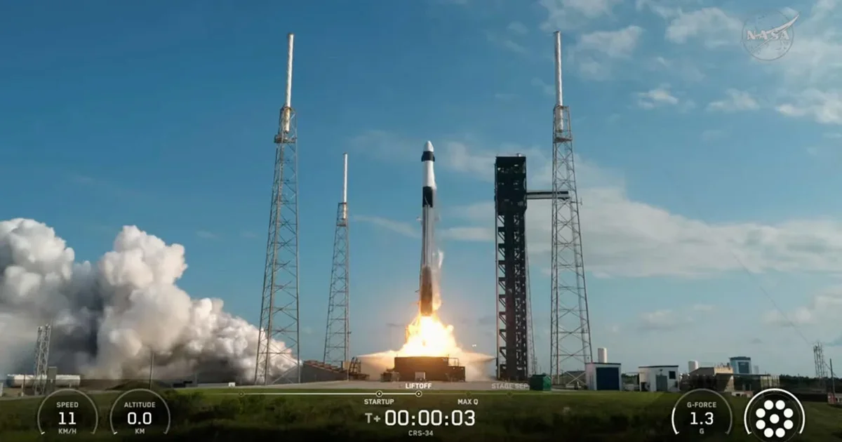 SpaceX fires up uncrewed Dragon cargo bound for ISS after weather delay