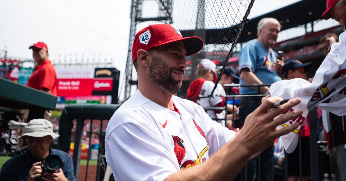 "Pirates' McCutchen hits game-winning homer against Cardinals"