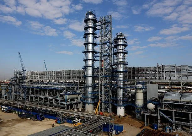 Moscow Refinery Briefly Halts Output After May Drone Strike
