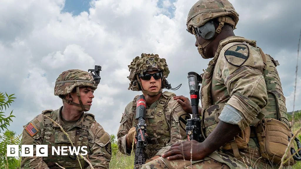 US to auto-register young men for potential draft