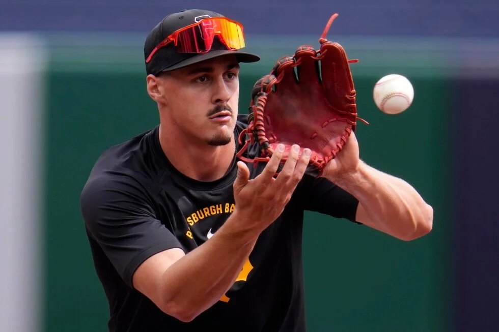 Pirates lock up teen phenom Griffin on $140M, 9-year deal