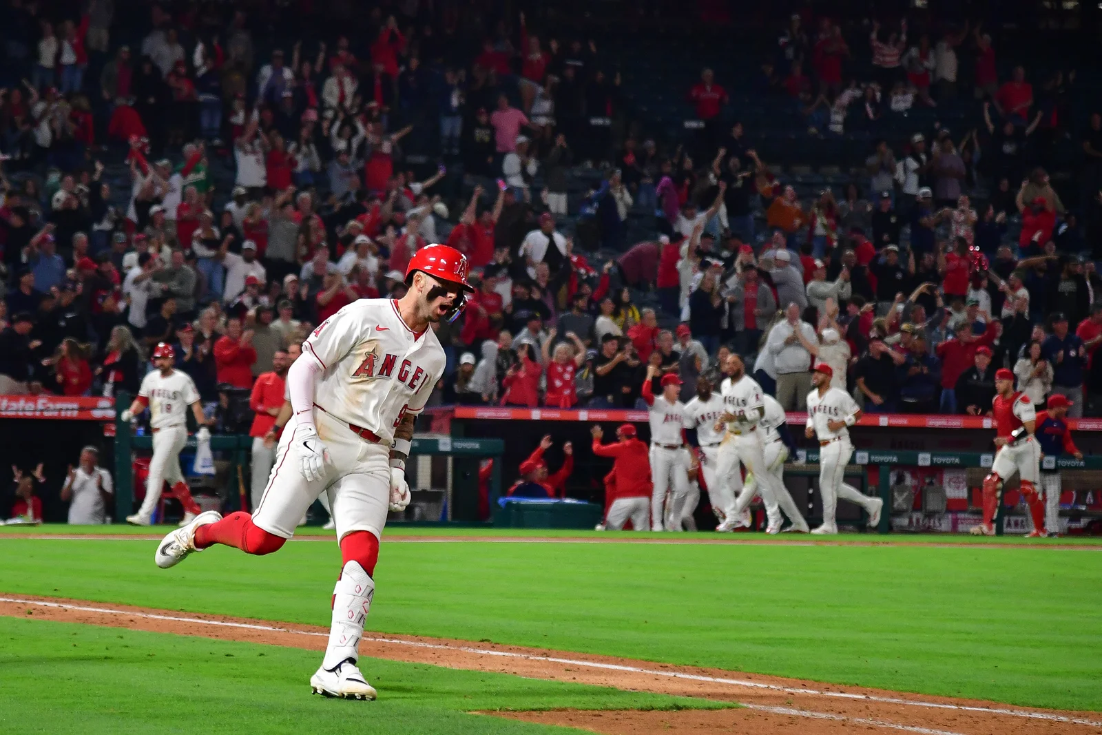 Sharp Money Targets Reds-Phillies, Pirates-Cardinals and Angels-Athletics