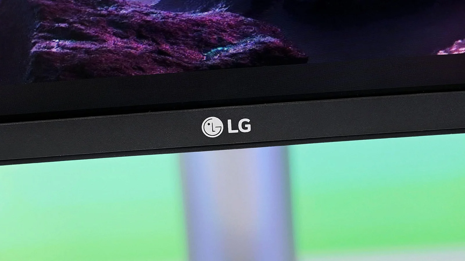 Microsoft nudges LG to drop McAfee pop-ups from monitors