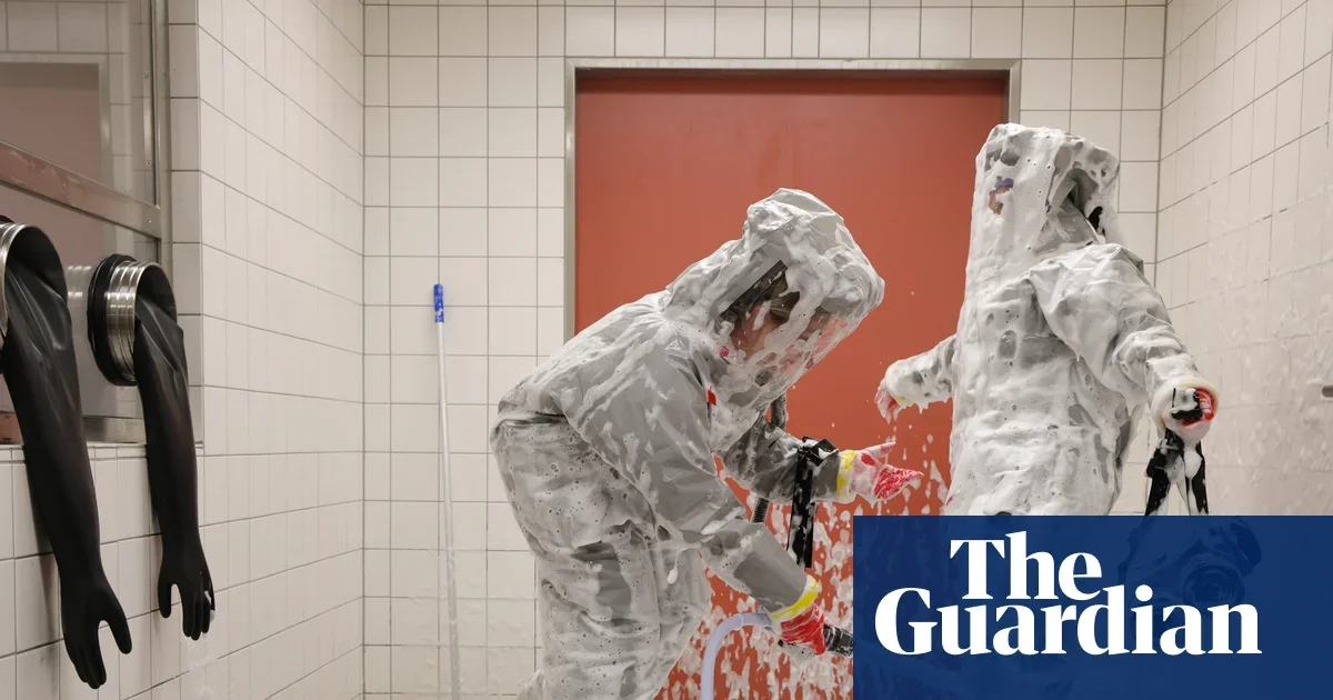 Germany treats US Ebola patient as US tightens Congo travel rules