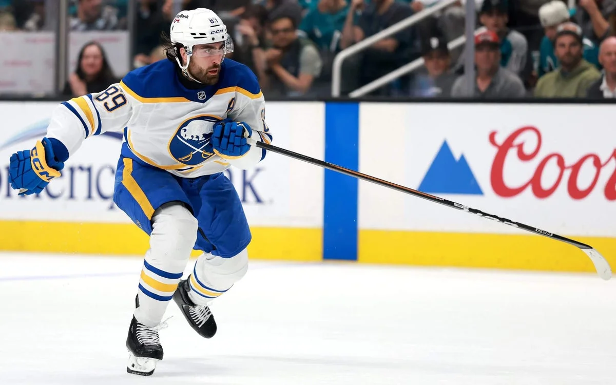 Capitals land Tuch on eight-year, $10.5M AAV deal after Sabres trade