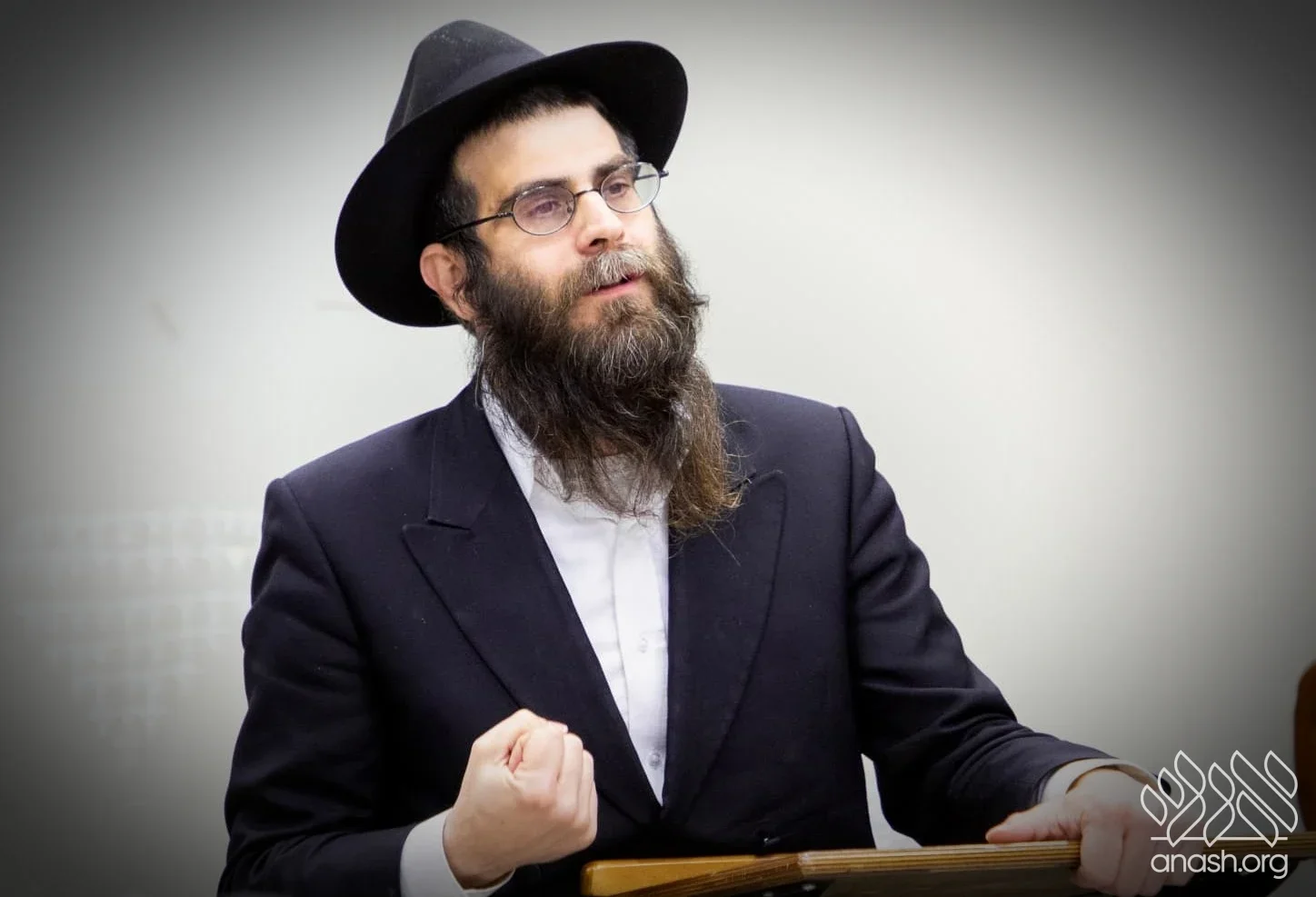 Renowned Chabad Rov Shneur Zalman Feldman Passes at 42