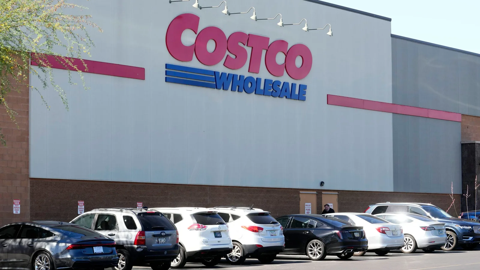 Juneteenth 2026: Shopping Keeps Time, Banks and Mail Pause