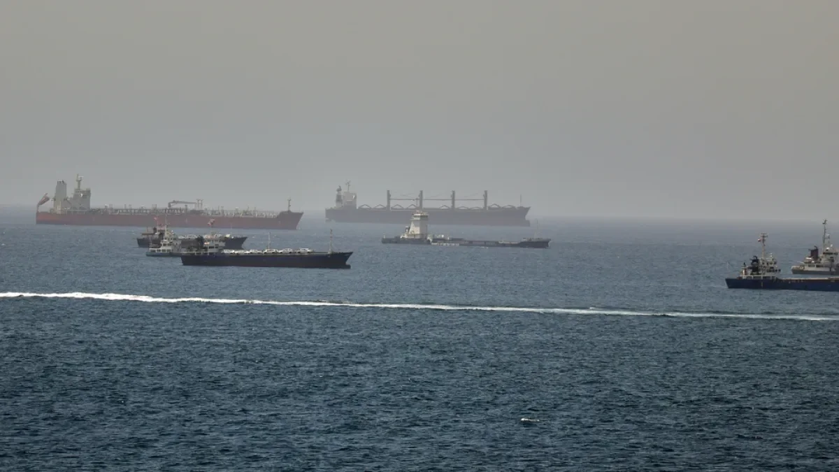 Hormuz Strait: Renewed US-Iran Clash Over Maritime Control