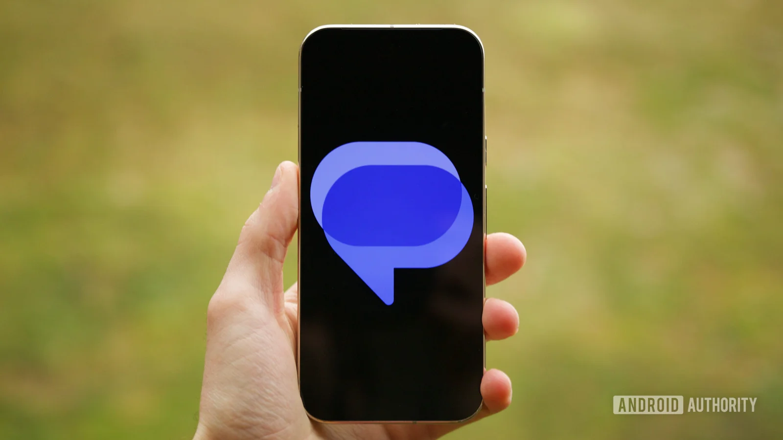 Google Messages tests a smarter multi-recipient sharing flow