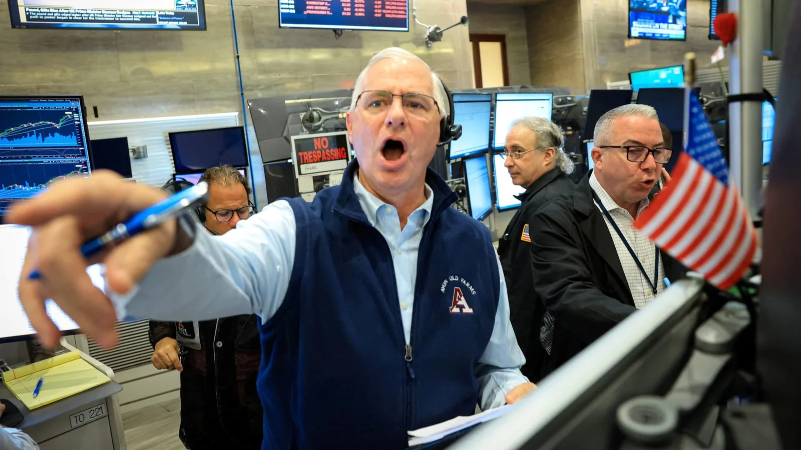 Tech Selloff Dims U.S. Markets as Futures Edge Toward Flat
