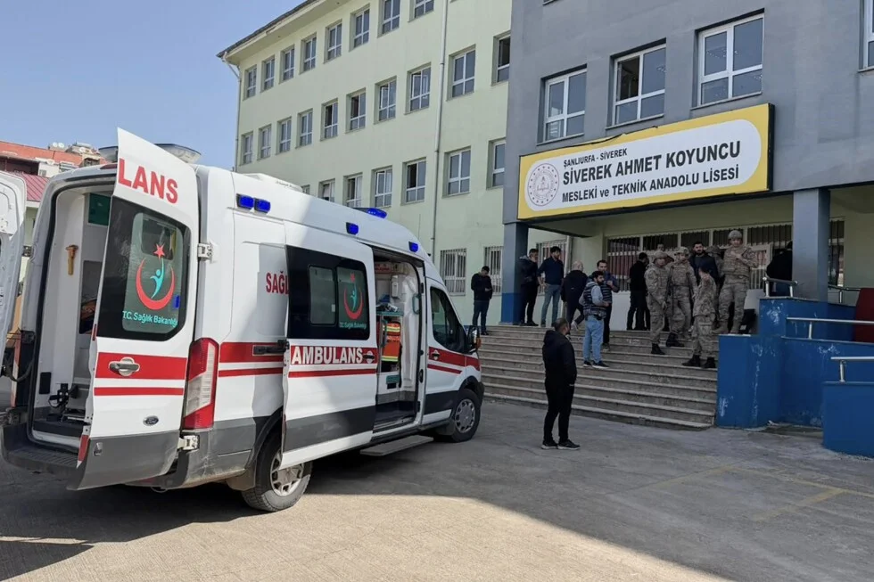Former student shoots SE Turkey high school, wounding 16 before killing himself