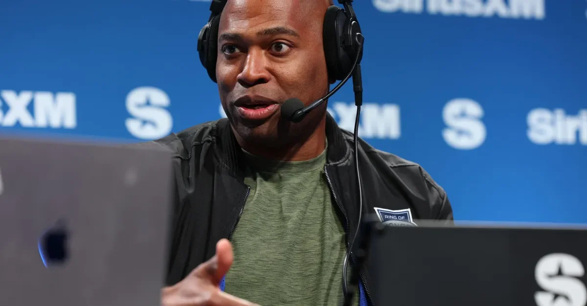 Shaun Alexander Sees Jadarian Price as Seahawks’ Next RB1