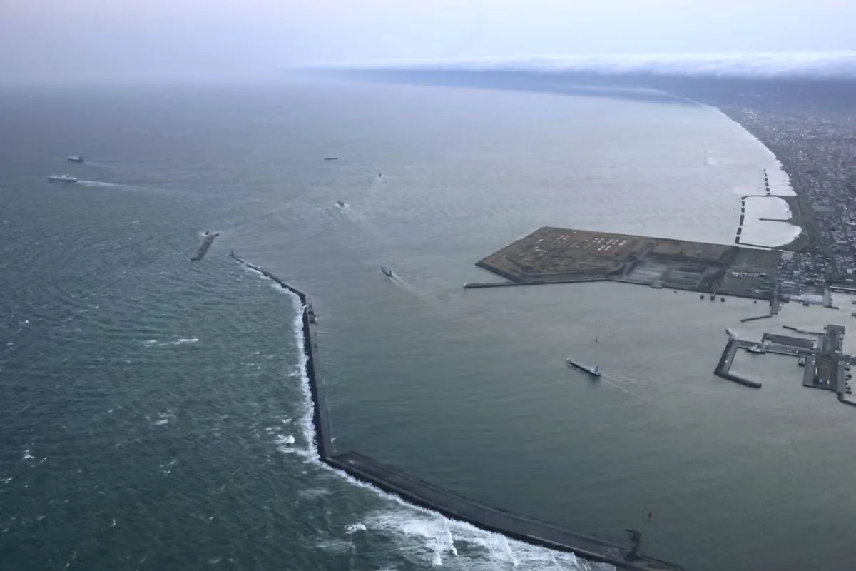 Japan braces for bigger quake as tsunami alerts ease after 7.7-magnitude tremor