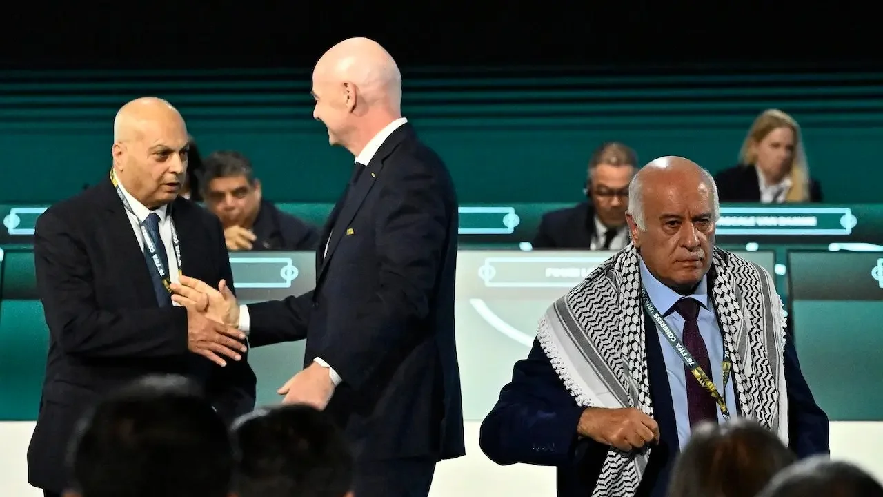 Palestinian FA chief declines handshake with Israeli at FIFA Congress, pressing for sanctions
